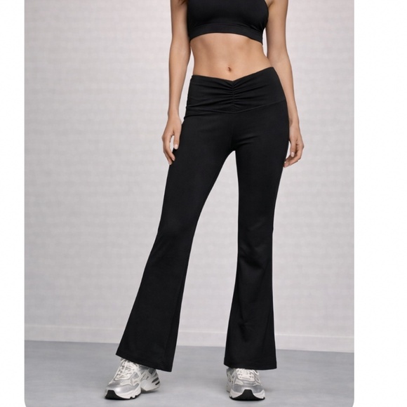 Victoria's Secret Pants - Victoria’s Secret SPORT🩷Love Cloud Ruched Flare